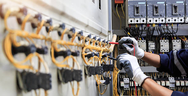 Professional Electrician technician working in Donald, OR